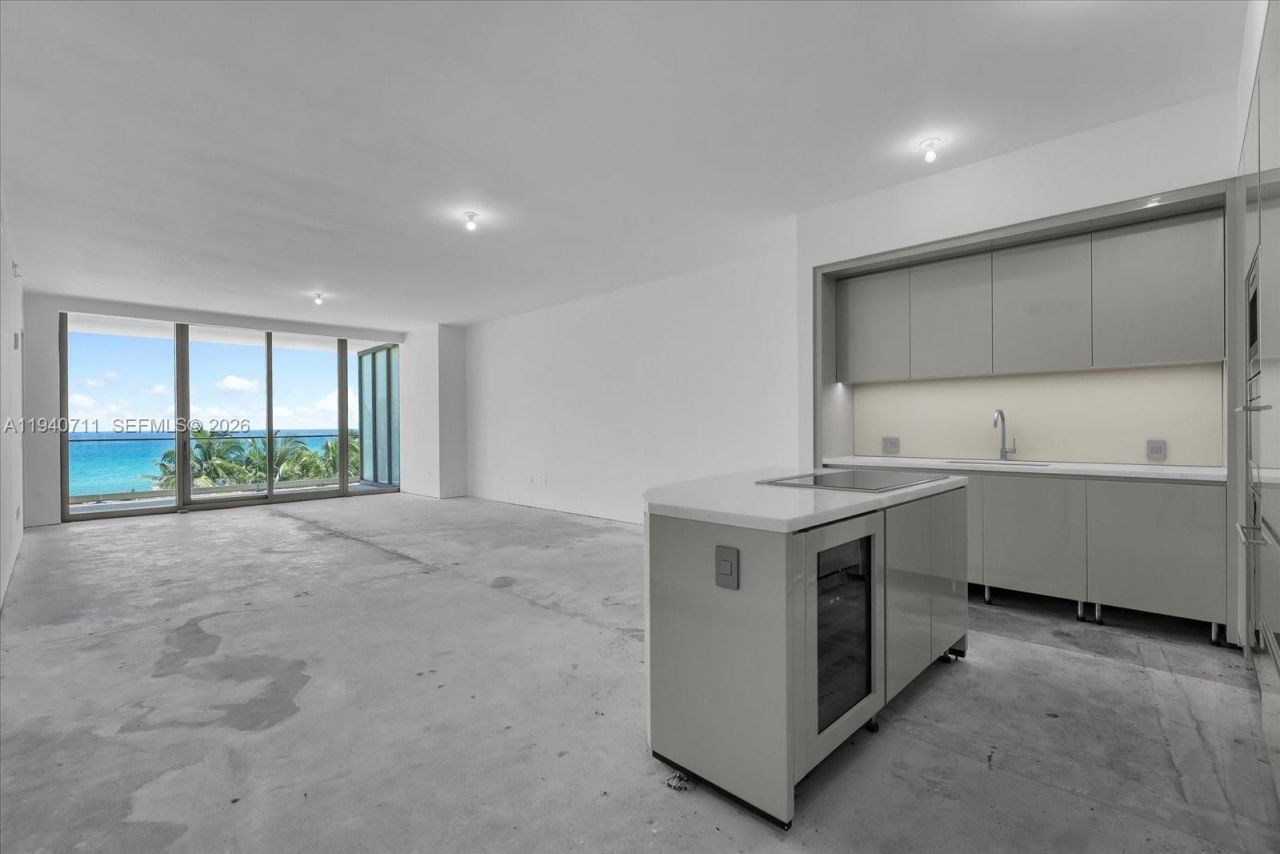 18975 Collins Ave, Unit 302, Sunny Isles Beach, FL 33160 Photo