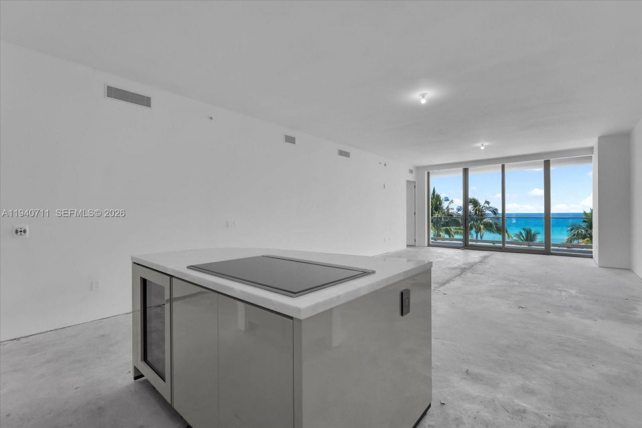 18975 Collins Ave, Unit 302, Sunny Isles Beach, FL 33160 Photo