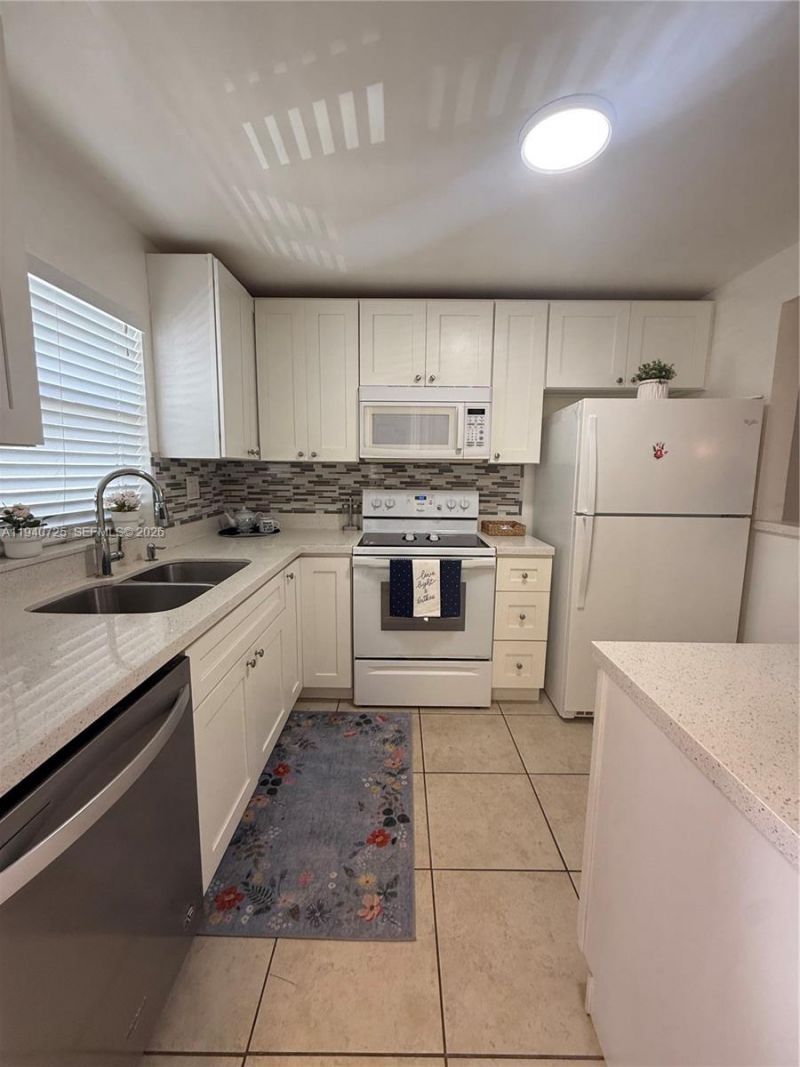 9540 Sunrise Lakes Blvd, Unit 208, Sunrise, FL 33322 Photo