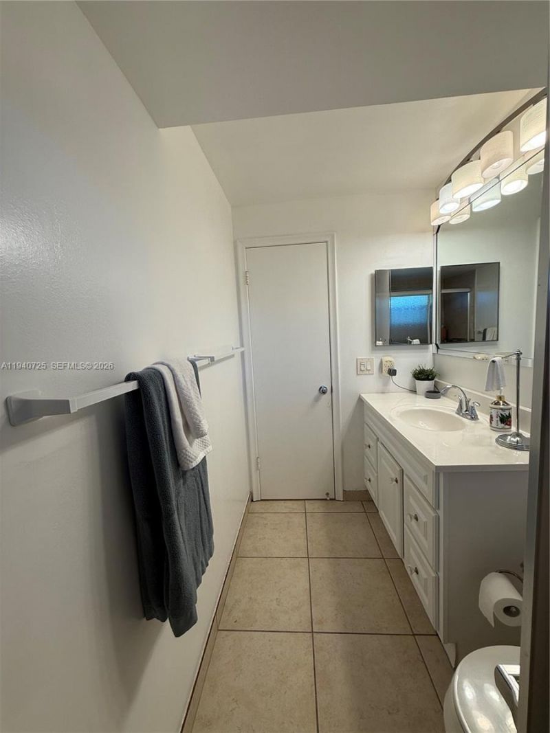9540 Sunrise Lakes Blvd, Unit 208, Sunrise, FL 33322 Photo
