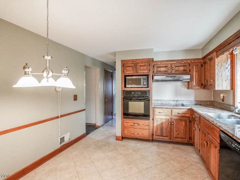 3878 36th Street NW, Canton, OH 44718 Photo 12