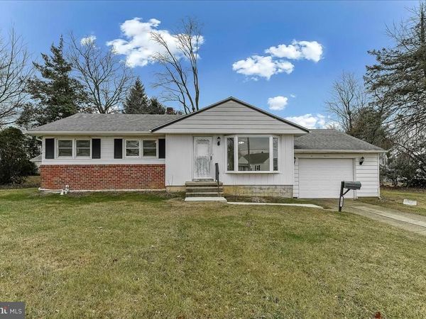 201 TRIMBLE BOULEVARD, BROOKHAVEN, PA 19015