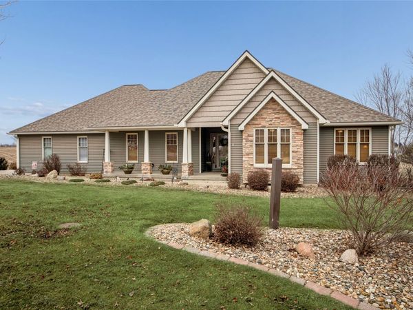 1539 239th Street, State Center, IA 50247