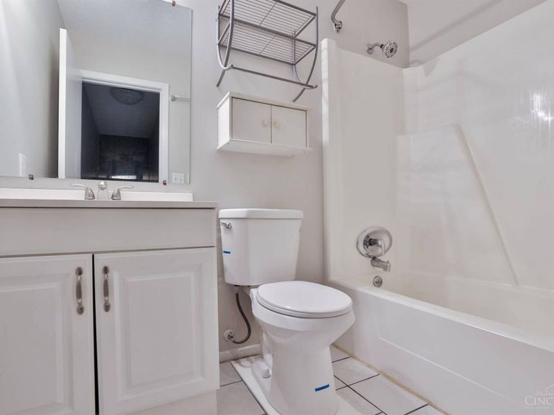 1032 E Crescentville Road, West Chester, OH 45246 Photo 12