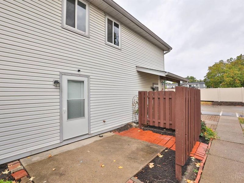 1032 E Crescentville Road, West Chester, OH 45246 Photo 15