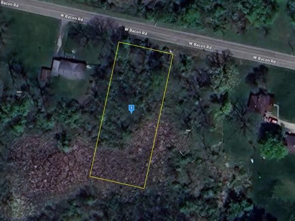 3911 W Bacon Road, Hillsdale Twp, MI 49242