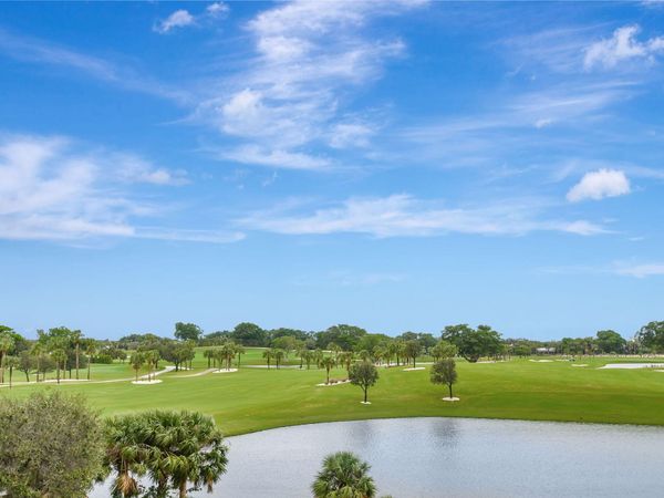 1900 Consulate Place, Unit 206, West Palm Beach, FL 33401