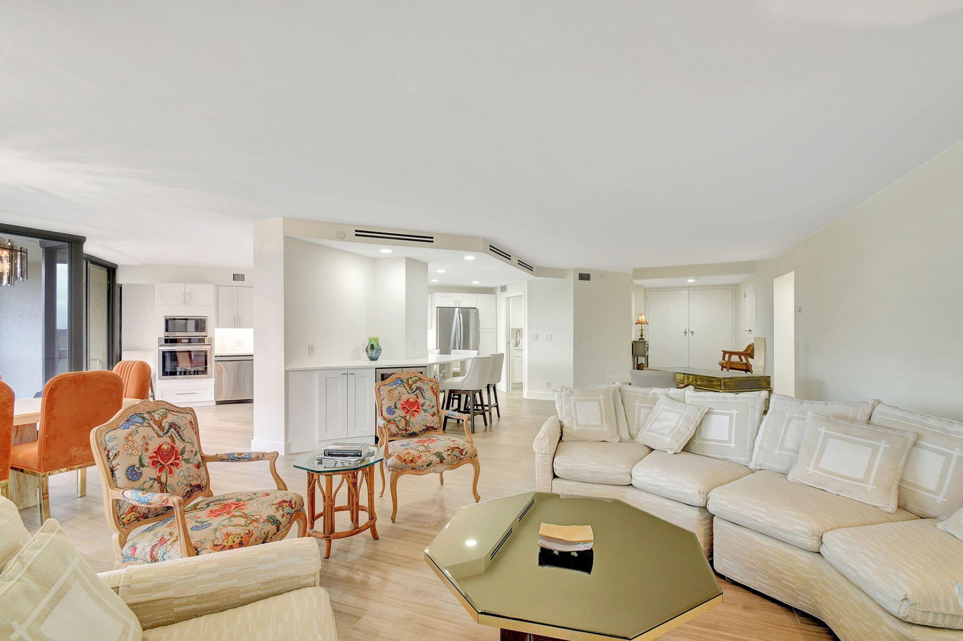 1900 Consulate Place, Unit 206, West Palm Beach, FL 33401 Photo