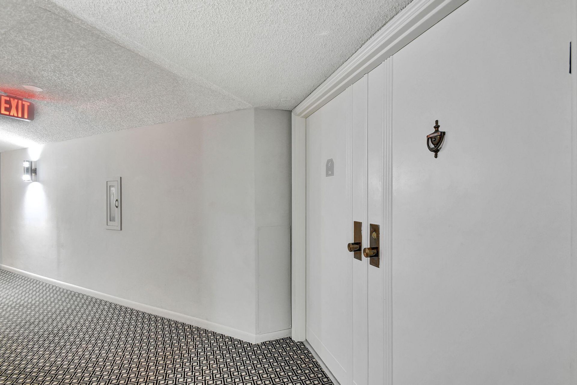 1900 Consulate Place, Unit 206, West Palm Beach, FL 33401 Photo