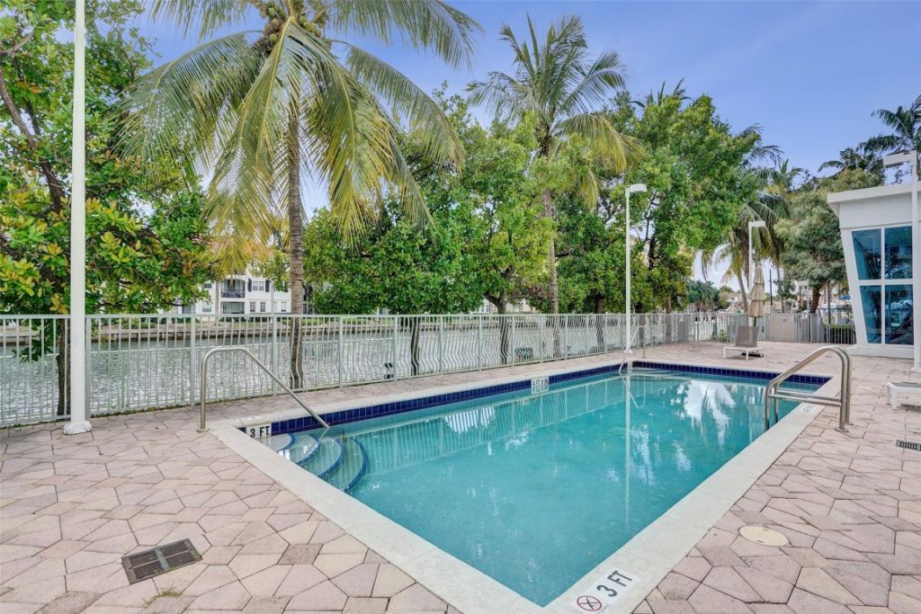 3000 NE 188th Street, Unit 402, Miami, FL 33180 Photo