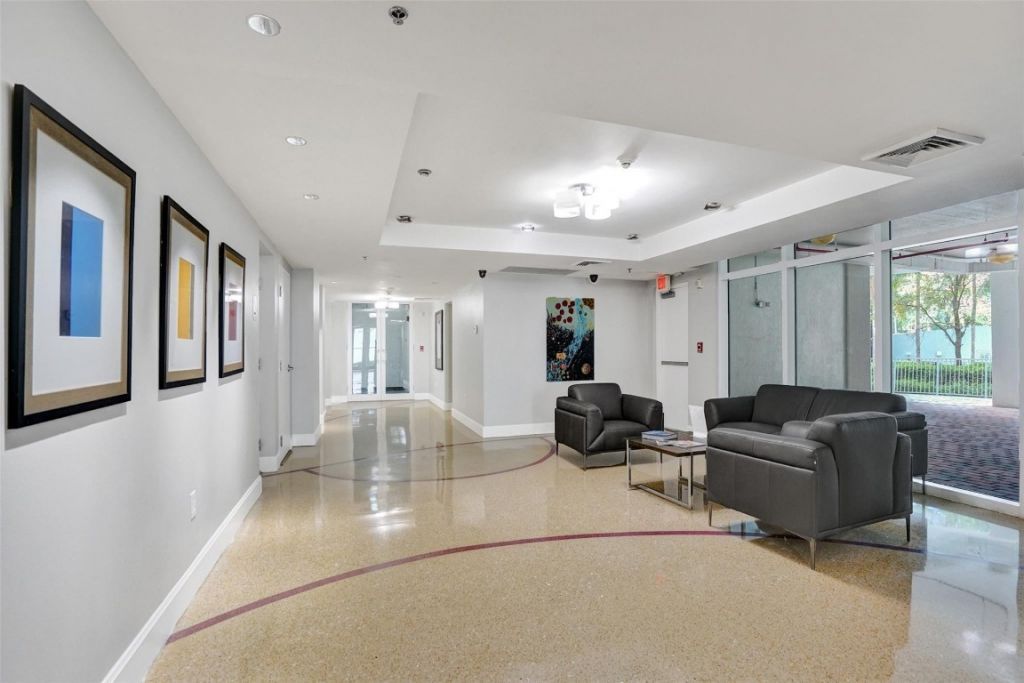 3000 NE 188th Street, Unit 402, Miami, FL 33180 Photo