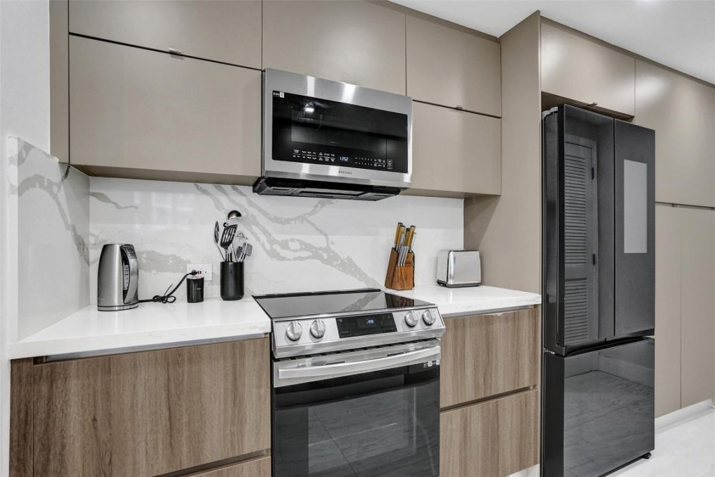 3000 NE 188th Street, Unit 402, Miami, FL 33180 Photo