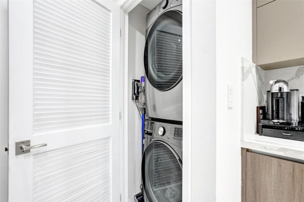 3000 NE 188th Street, Unit 402, Miami, FL 33180 Photo