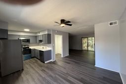 601 Riverhill Circle  photo 4