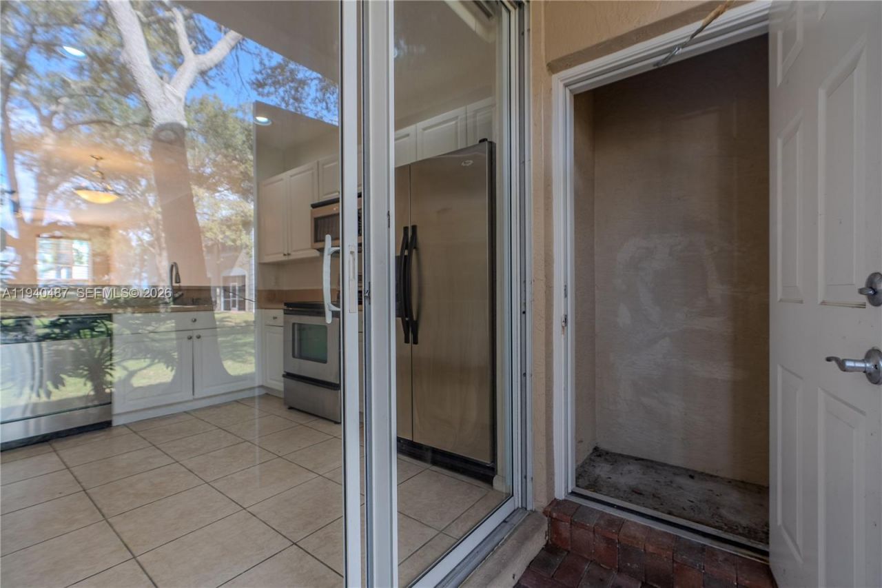 729 NW 42nd Ave, Plantation, FL 33317 Photo