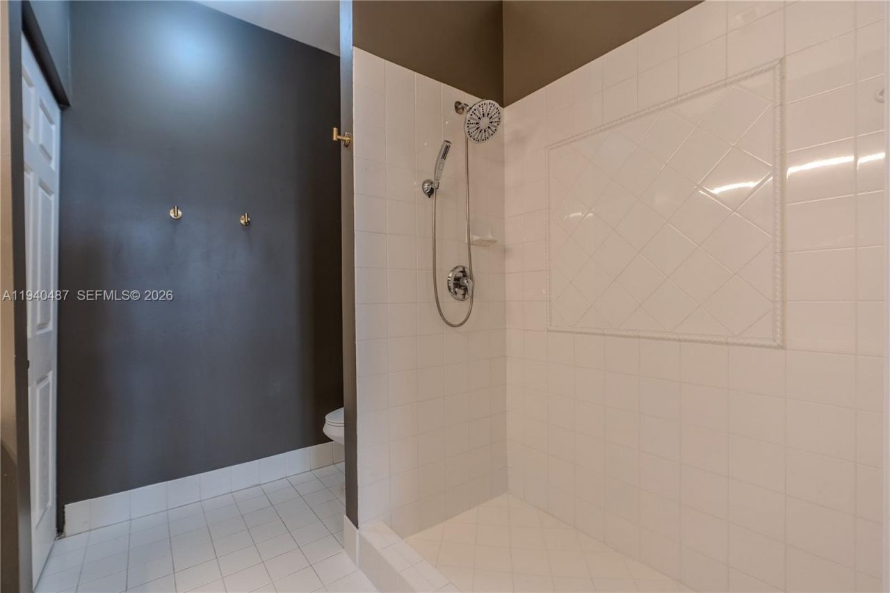 729 NW 42nd Ave, Plantation, FL 33317 Photo