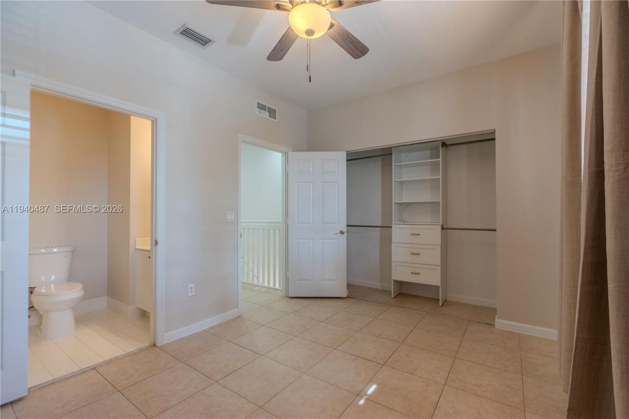 729 NW 42nd Ave, Plantation, FL 33317 Photo