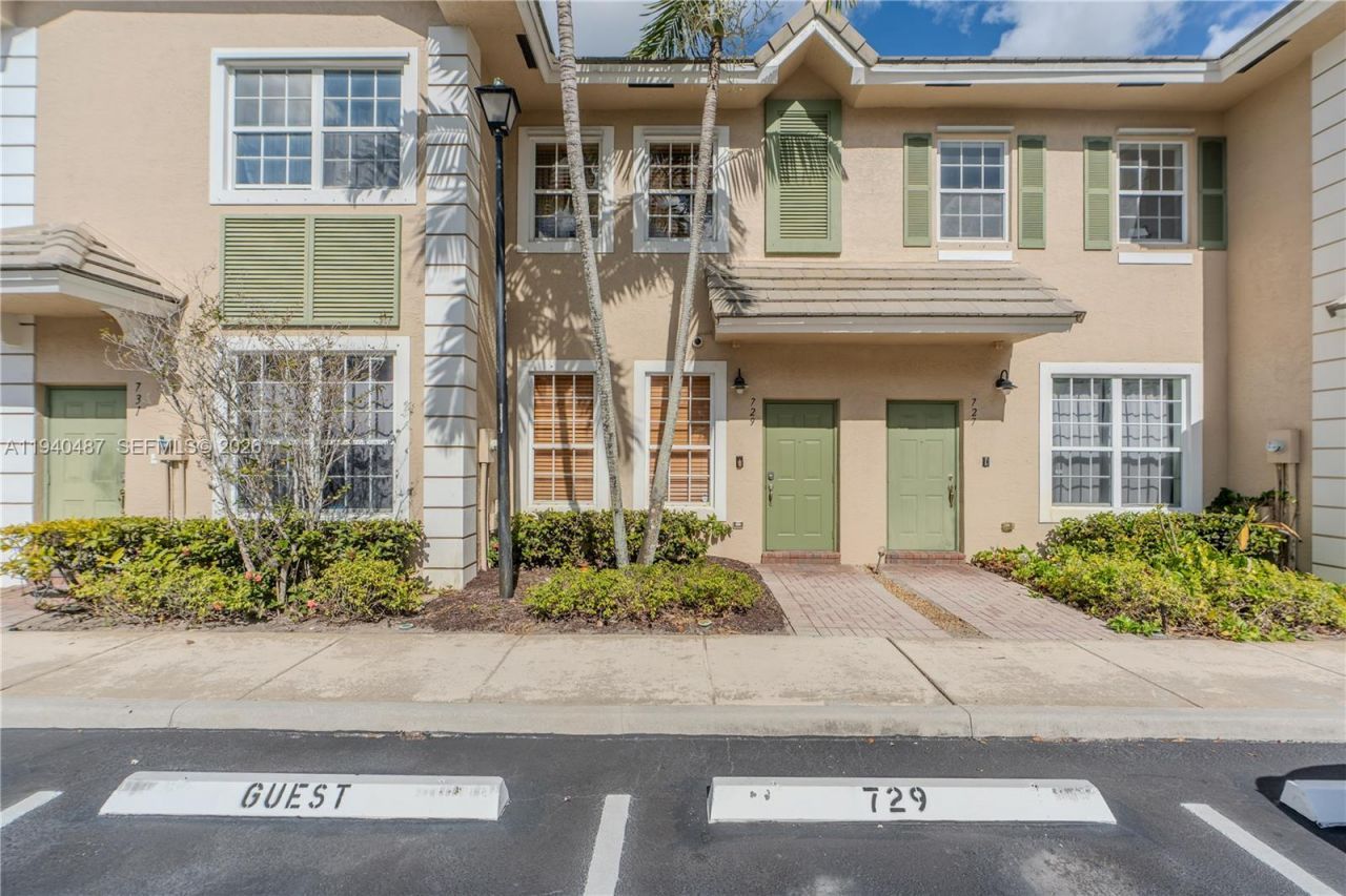 729 NW 42nd Ave, Plantation, FL 33317 Photo