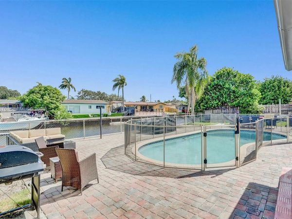 2827 Arthur St, Hollywood, FL 33020