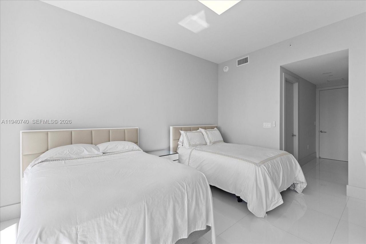 4100 Island Blvd , Unit 1702, Aventura, FL 33160 Photo