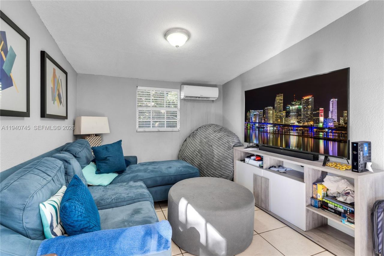 19750 SW 136th St, Miami, FL 33196 Photo