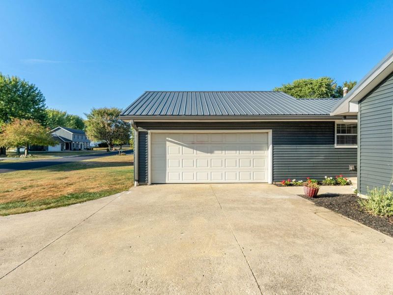 12160 Pamela Drive, Kenton, OH 43326 Photo 4