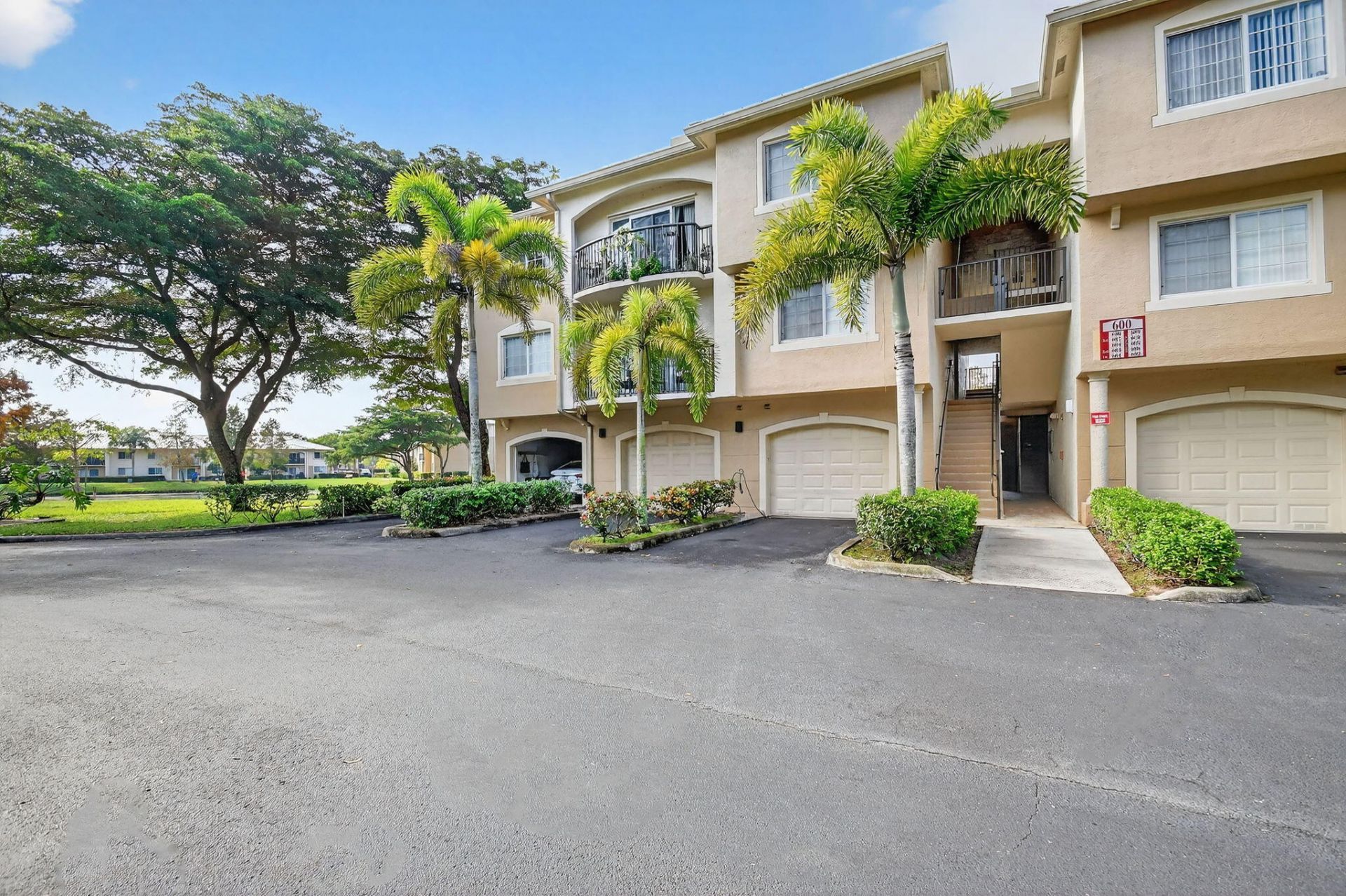 600 Crestwood Court N, Unit 607, Royal Palm Beach, FL 33411 Photo