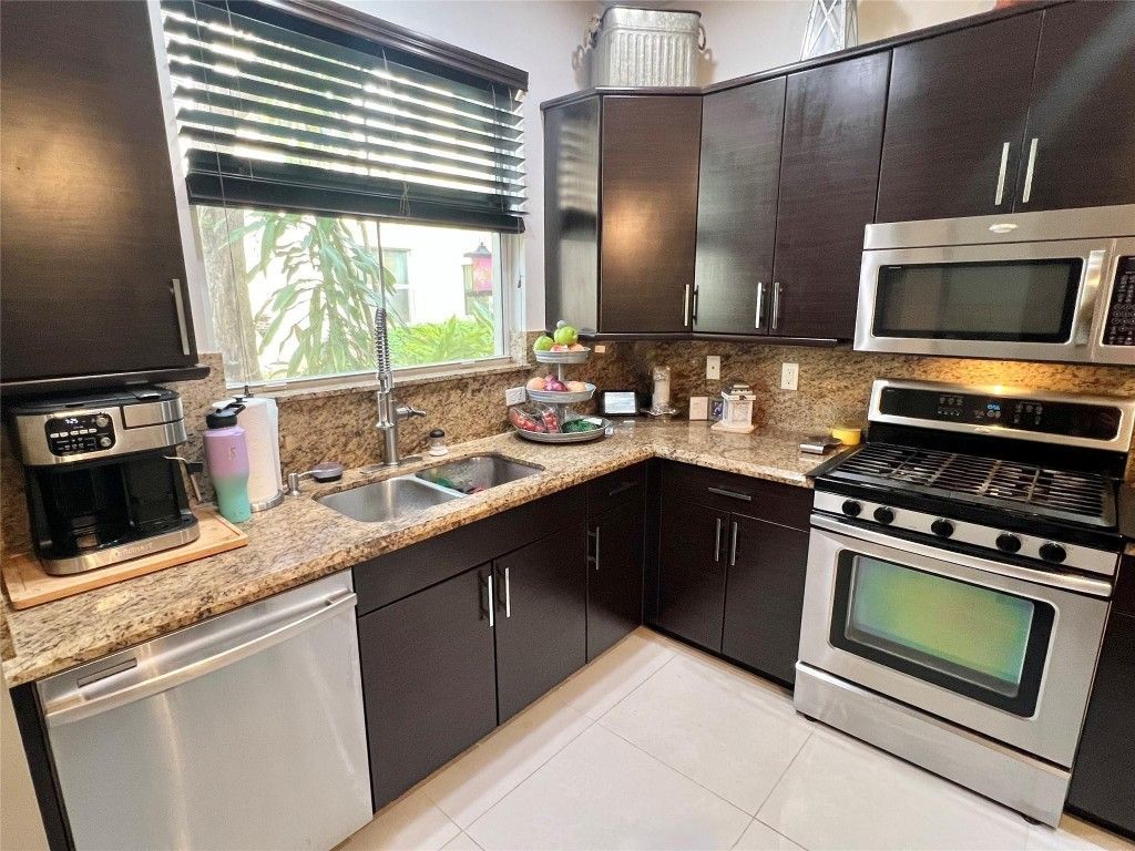 12641 NW 32nd Place, Unit 12641, Sunrise, FL 33323 Photo