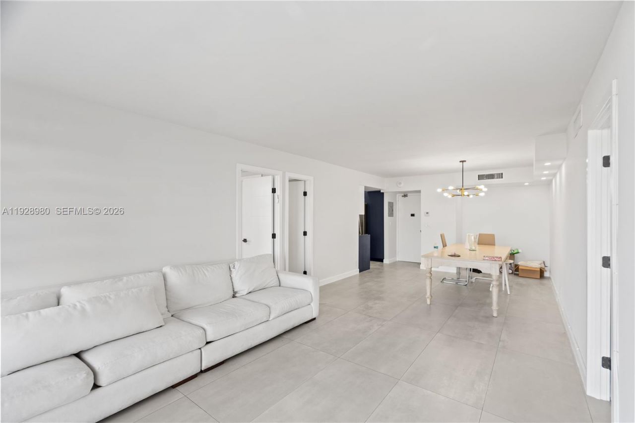 20301 W Country Club Dr, Unit 722, Aventura, FL 33180 Photo