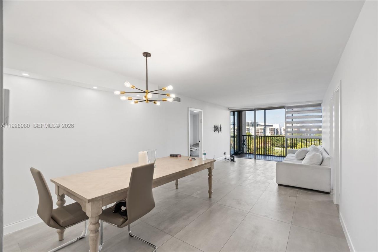 20301 W Country Club Dr, Unit 722, Aventura, FL 33180 Photo