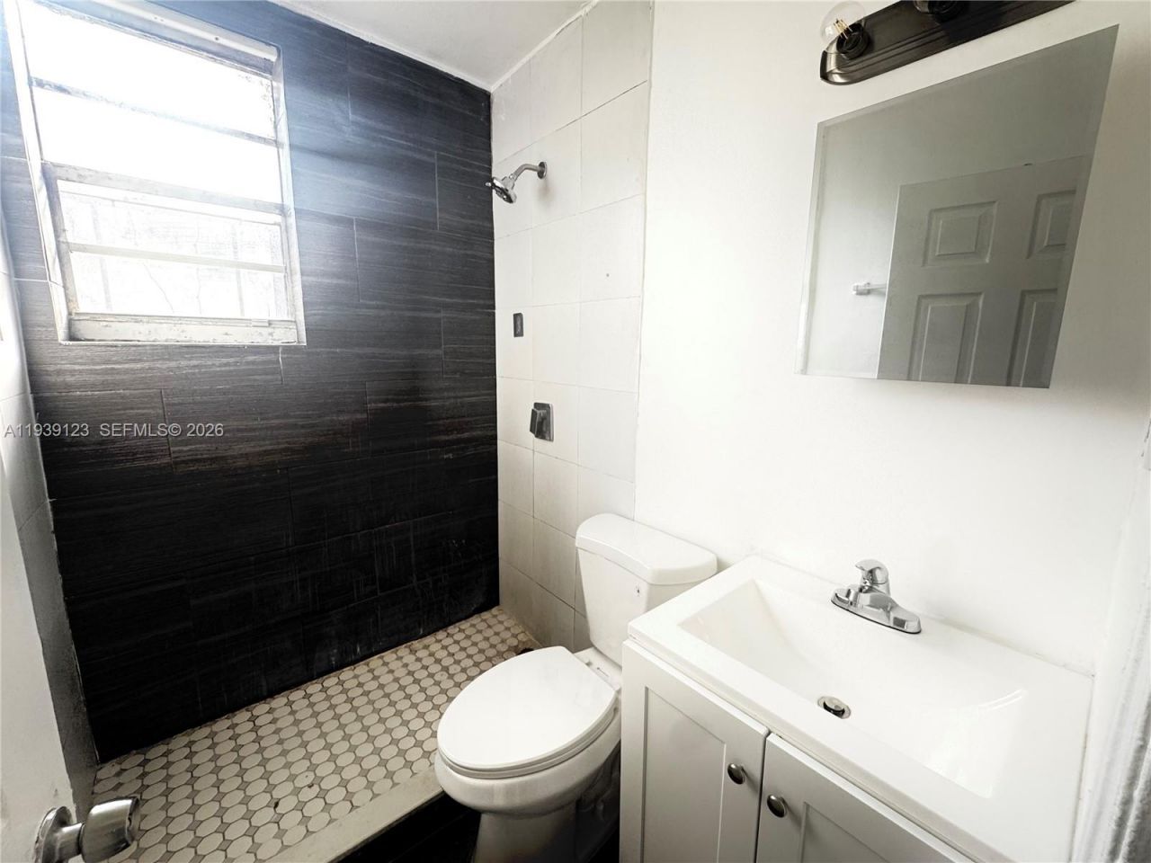 411 NW 97th St, Miami, FL 33150 Photo