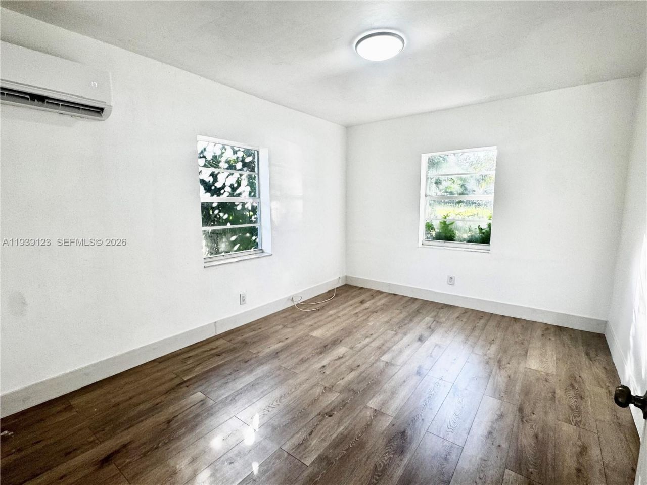 411 NW 97th St, Miami, FL 33150 Photo