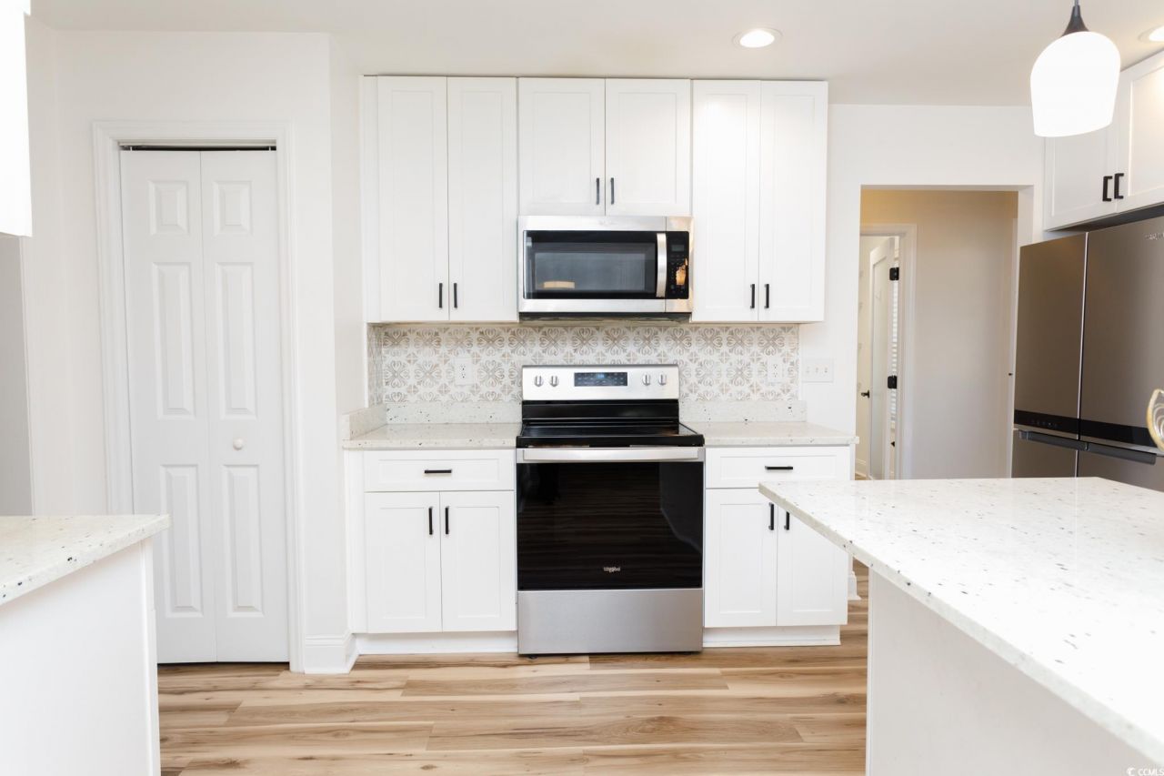 837 Flicker Pl. Photo 14