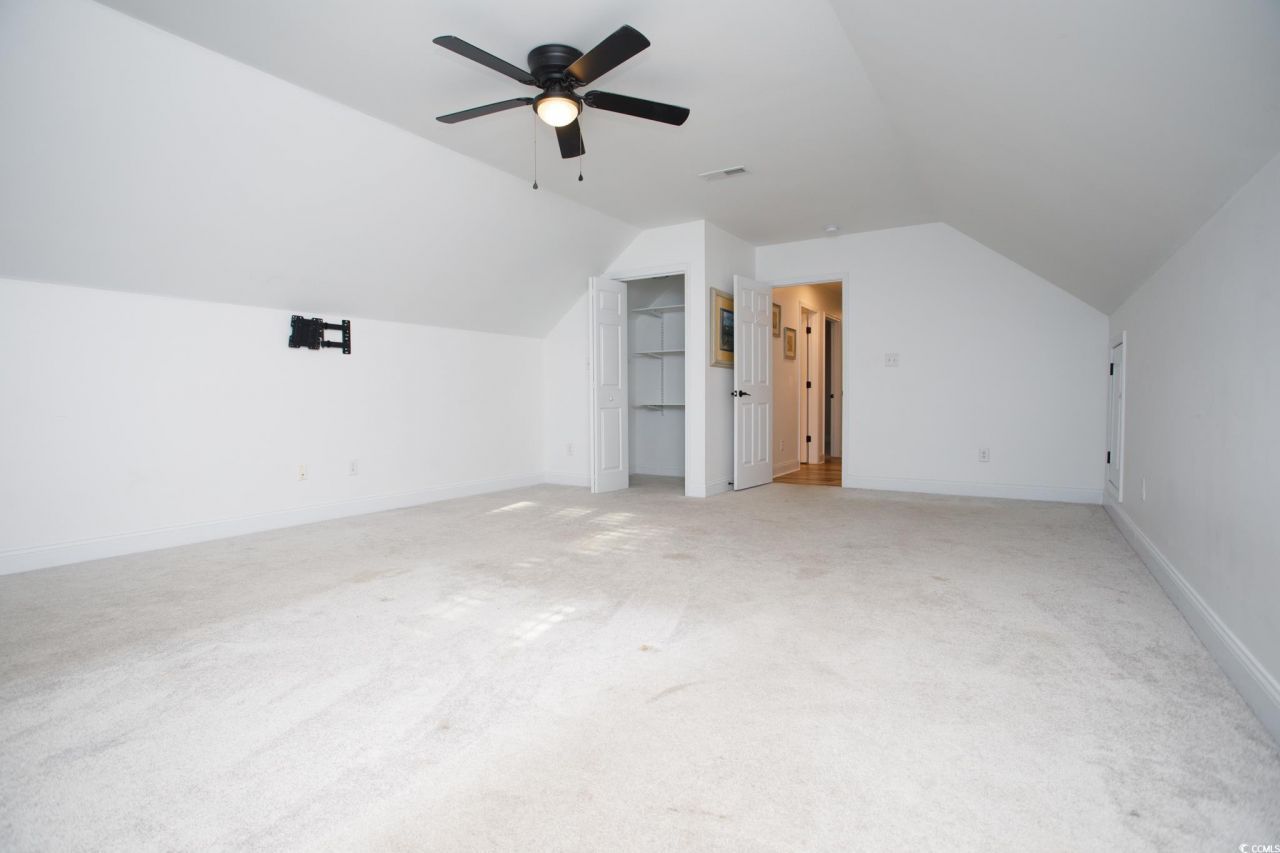 837 Flicker Pl. Photo 32