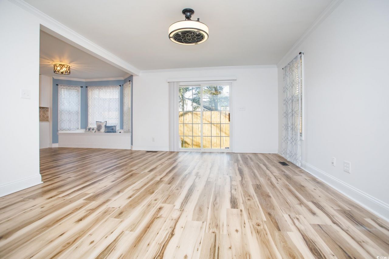 837 Flicker Pl. Photo 7