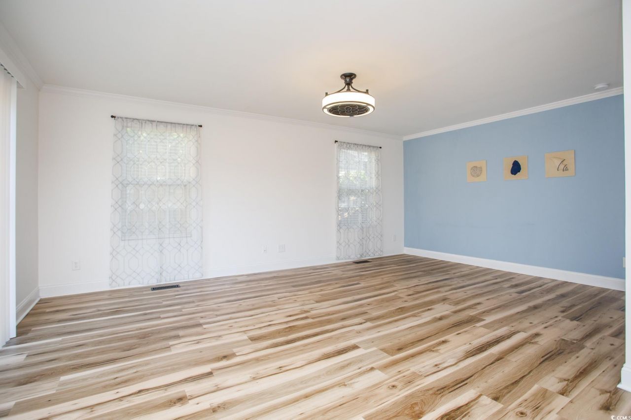 837 Flicker Pl. Photo 8