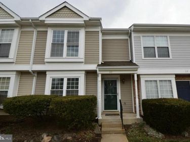 22 ESSEX SQUARE, STERLING, VA 20164