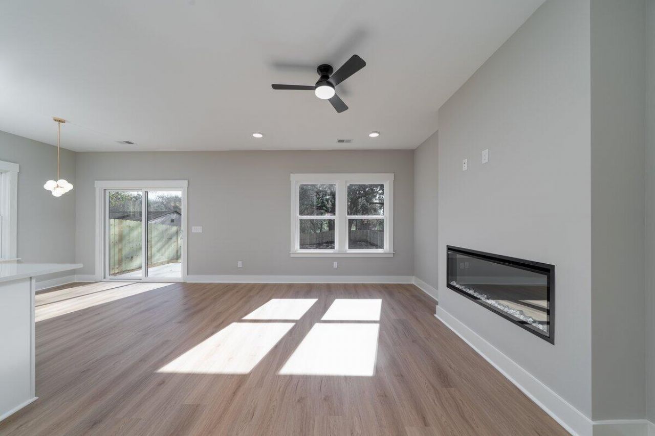 1413 Sumner Avenue Photo 7