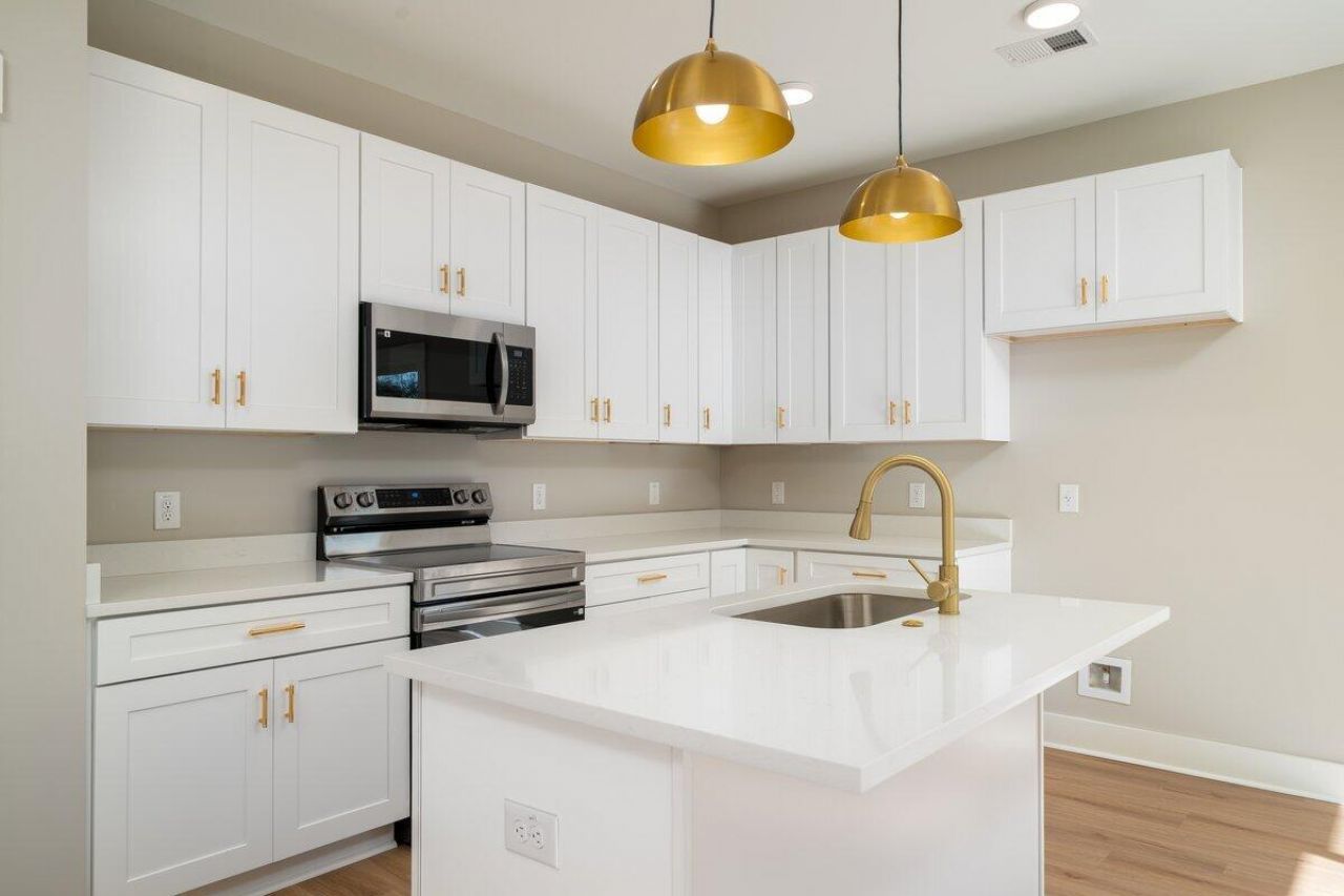 1413 Sumner Avenue Photo 8