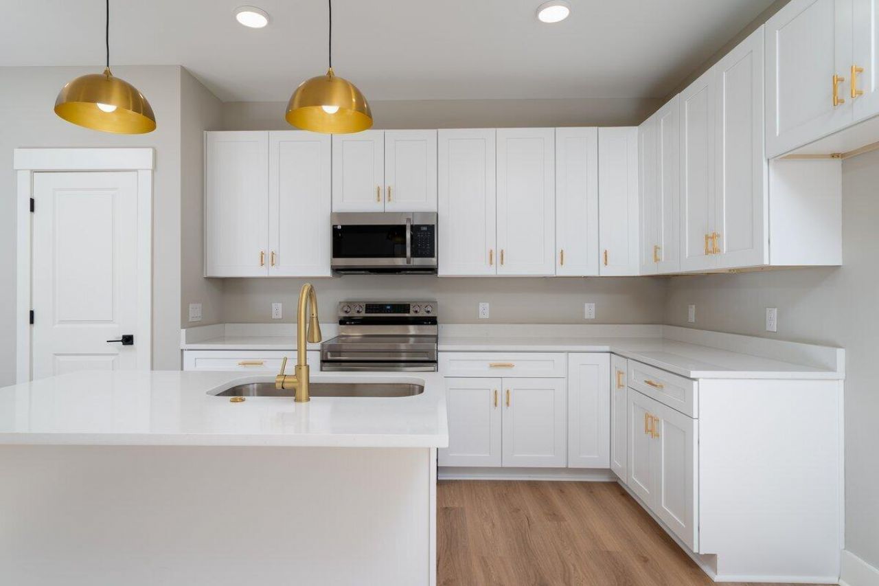 1413 Sumner Avenue Photo 9