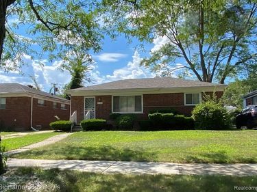 22101 Church Street, Oak Park, MI 48237