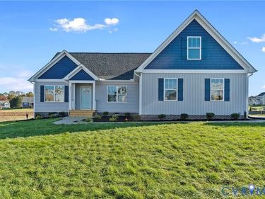 4324 Poplar Village Drive, Chester, VA 23831