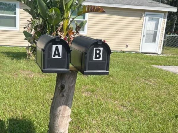 6806 THOMAS CIRCLE, TAMPA, FL 33619