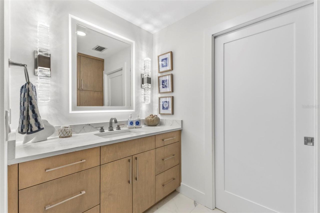 1750 Benjamin Franklin Drive, Unit 1D, Sarasota, FL 34236 Photo