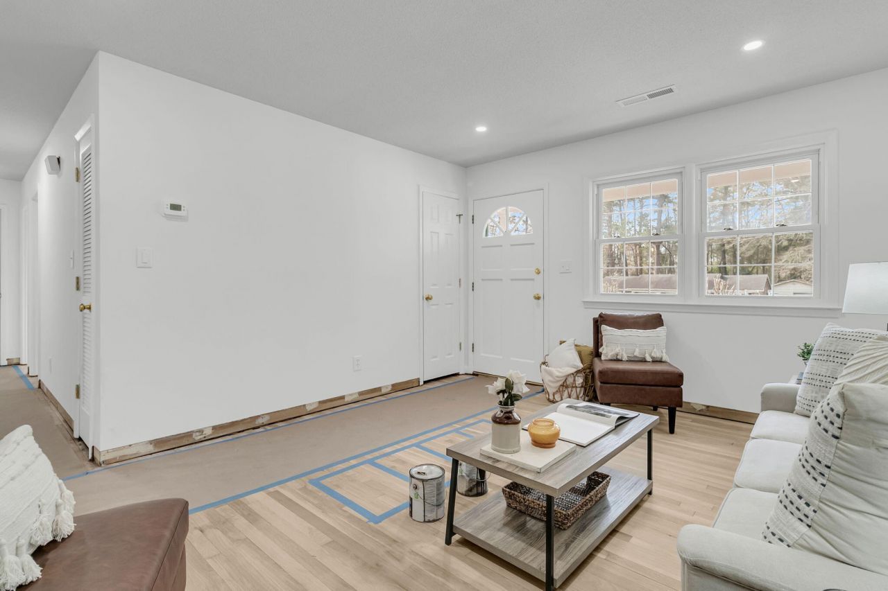 404 Forest Circle Photo 11