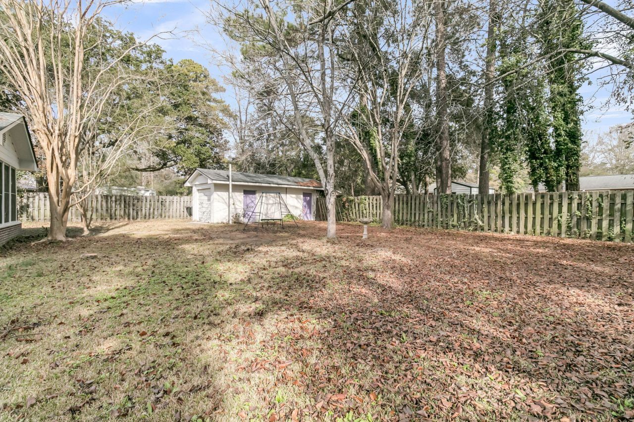 404 Forest Circle Photo 31