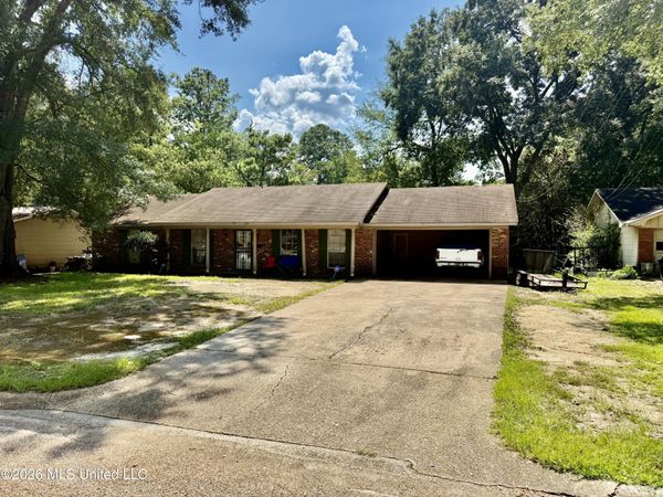 205 Beechcrest Drive, Jackson, MS 39211