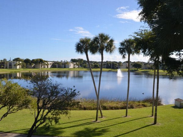 5220 Las Verdes Circle, Unit 312, Delray Beach, FL 33484
