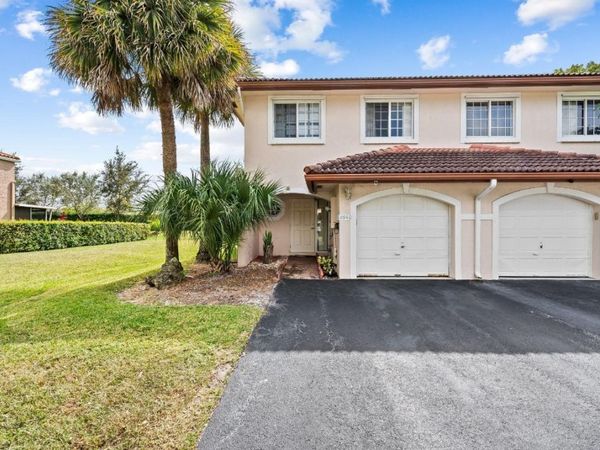 8940 NW 38th Dr, Unit 8940, Coral Springs, FL 33065