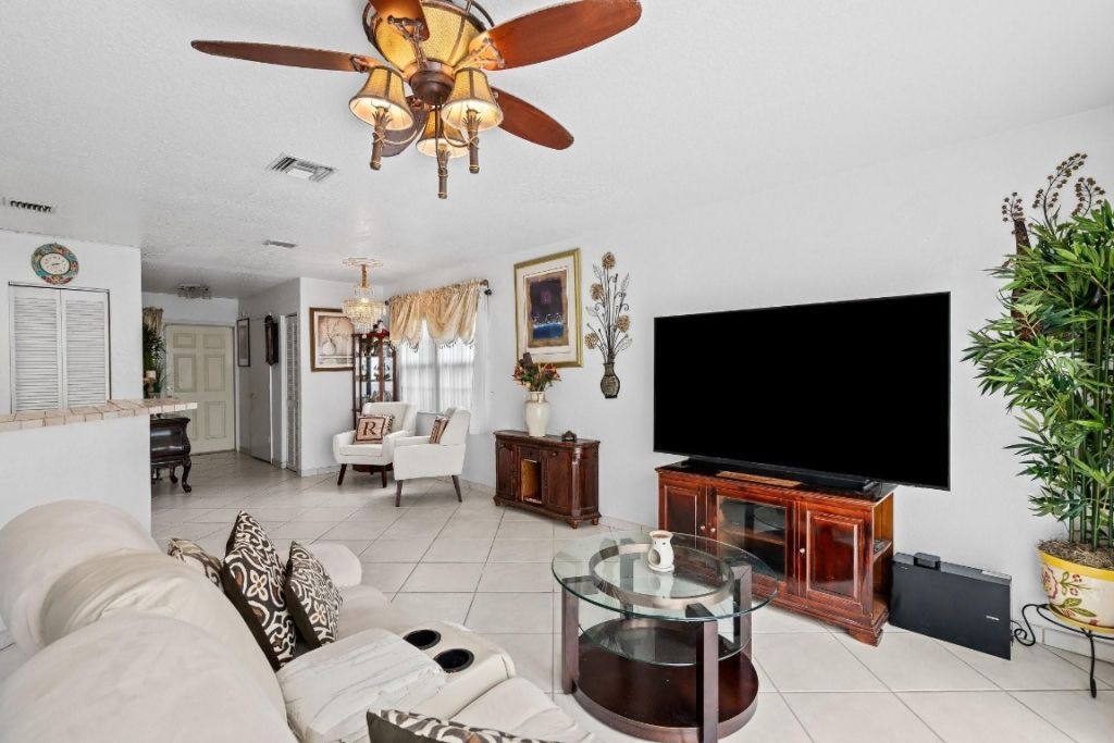 8940 NW 38th Drive, Unit 8940, Coral Springs, FL 33065 Photo